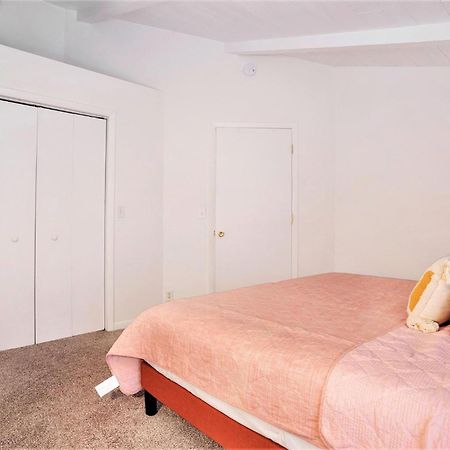 Riverside Suites - Unit A ソーガタック エクステリア 写真